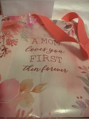 Floral Pink White Gift Tote Bag- "A Mom Loves You First Then Forever"NEW9x9x3.5”